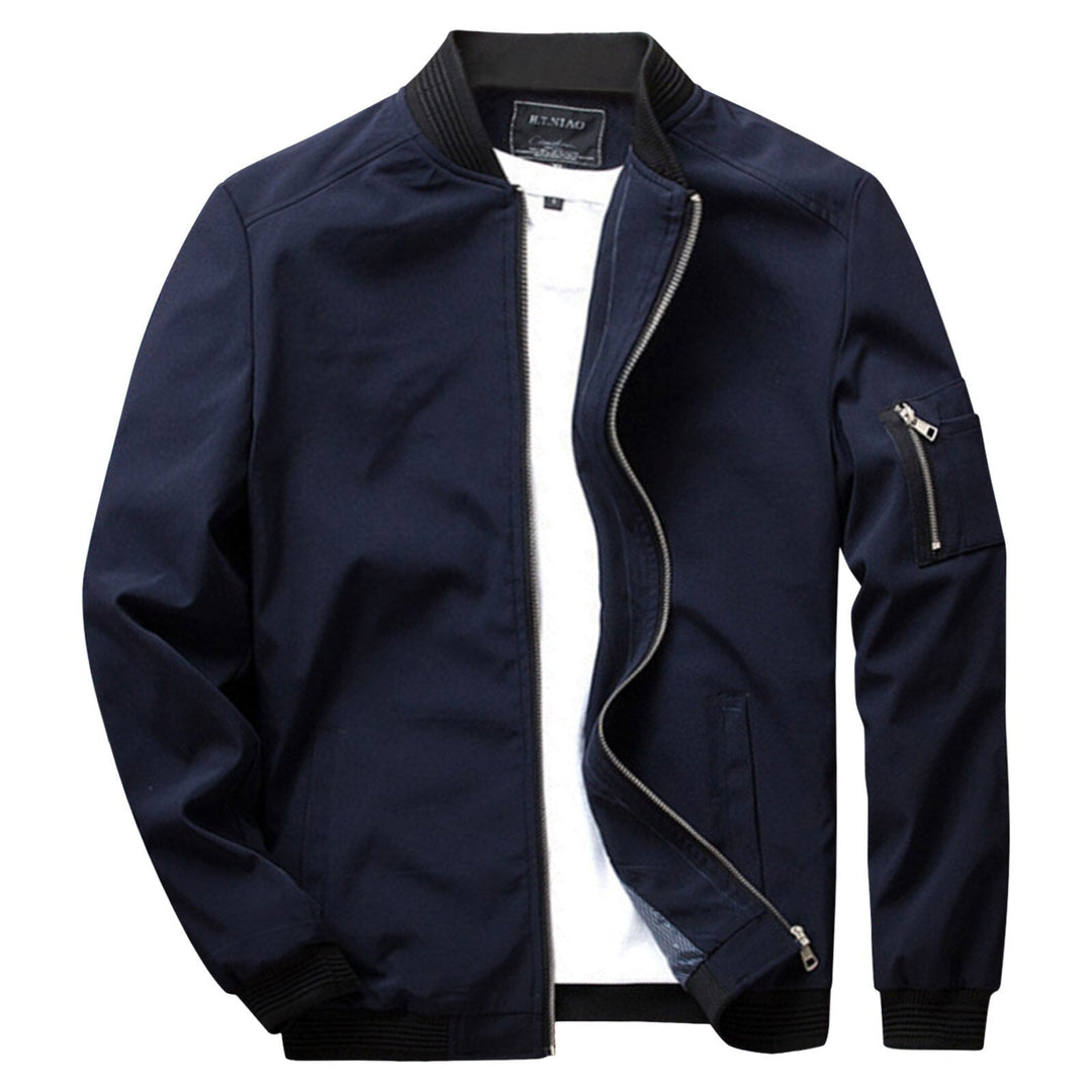 Giubbotto bomber uomo nero leggero, con zip e colletto, perfetto per look casual primaverili.