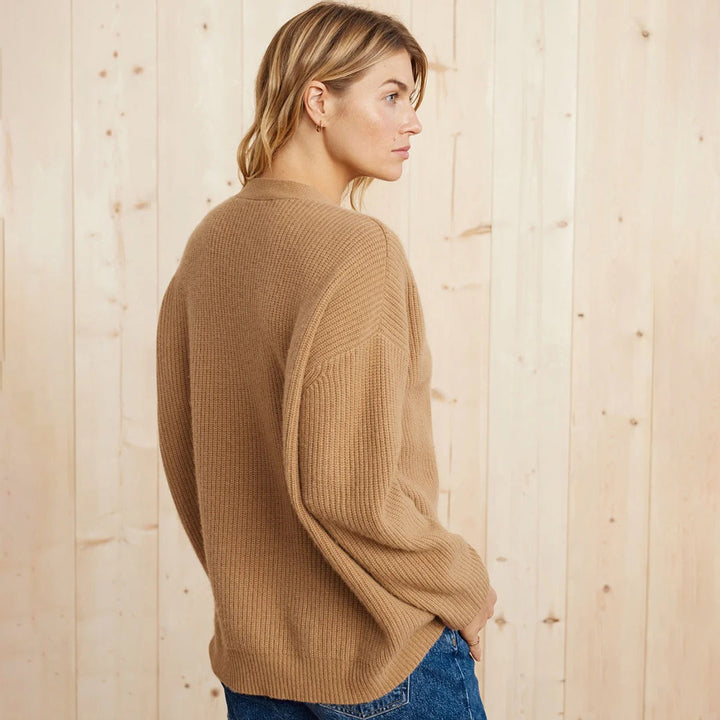 Cardigan oversize autunno inverno donna, capo comodo ed elegante per la moda femminile.