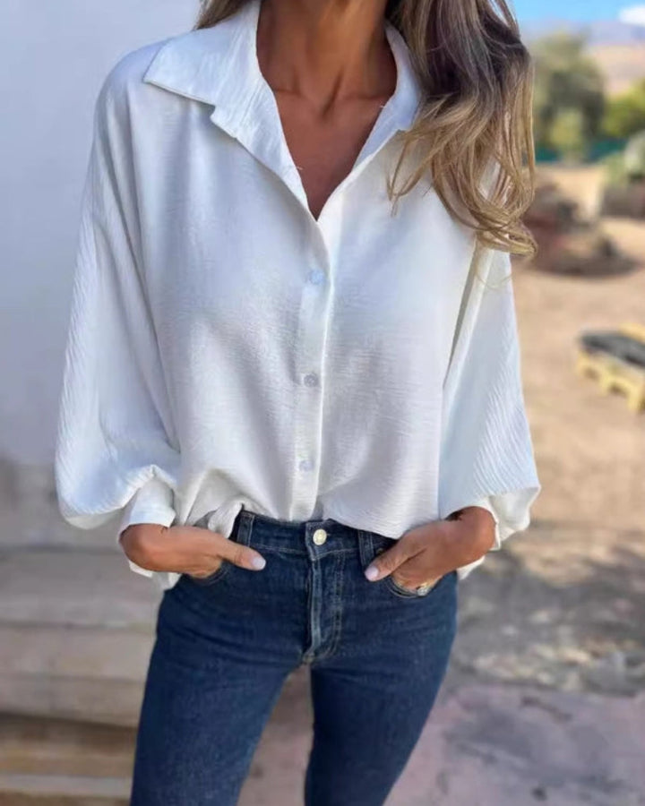 Blusa donna casual chic in kaki, con colletto classico e vestibilità comoda, ideale per tutti i giorni.