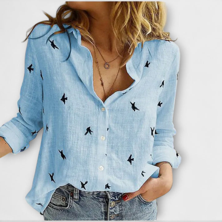 Camicia donna versatile con stampa fantasia, vestibilità rilassata. Blusa elegante e comoda per la primavera e l'estate.