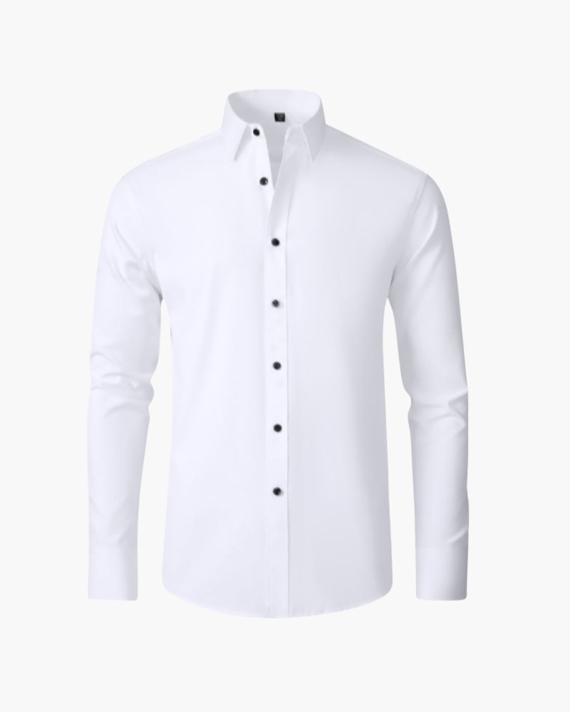 Dettaglio camicia uomo: maniche lunghe con bottoni ai polsi, stile classico ed elegante.