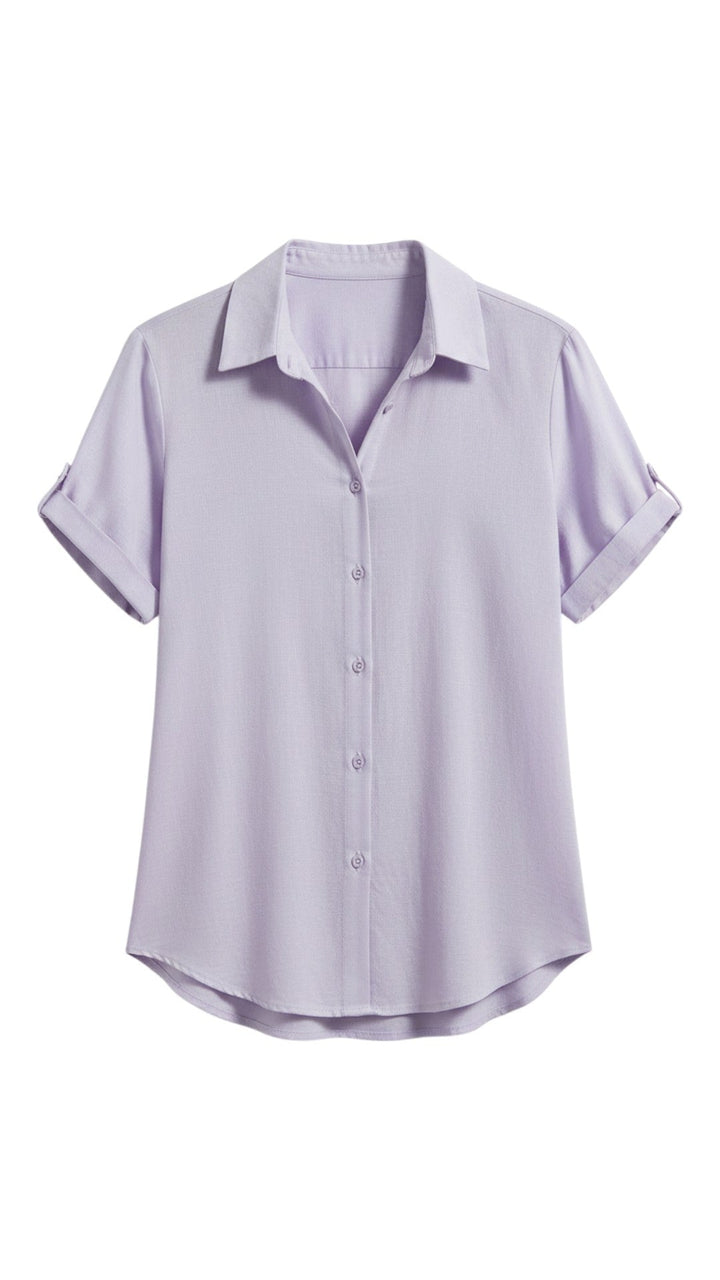 Camicia moda femminile a maniche corte, con bottoni, perfetta per un look elegante o casual chic.
