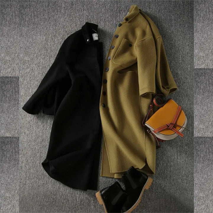 Cappotto donna lungo ed elegante per l'inverno, con collo coreano e vestibilità slim, perfetto per un look raffinato.