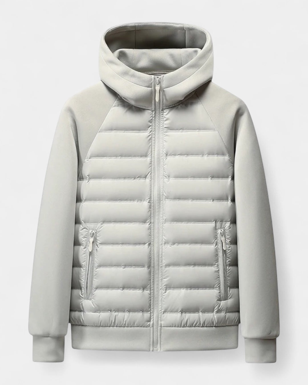 Giacca ibrida da uomo con cappuccio, offre comfort dinamico e protezione leggera per outfit quotidiani.