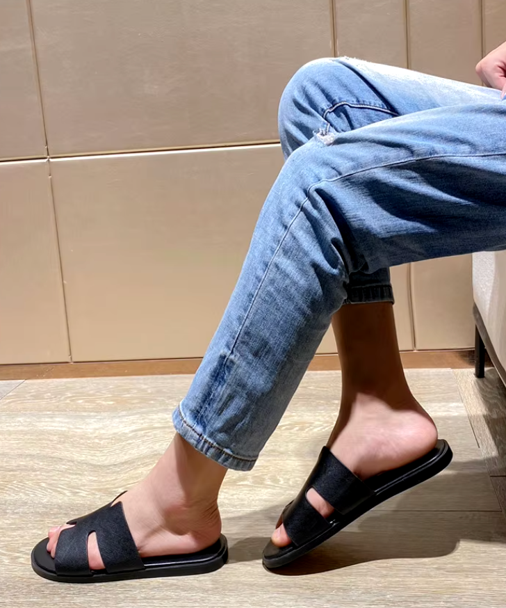 Sandali uomo casual Portofino, perfetti per la spiaggia o per un look rilassato ed estivo.