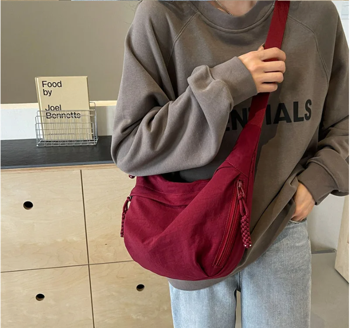 Borsa a tracolla oversize donna, look trendy e spaziosa per il tuo stile.
