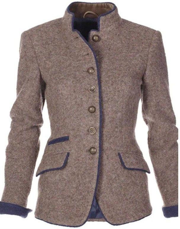 Cardigan donna marrone con colletto alto, sagomato, per un look elegante. Indumento femminile versatile per l'inverno.
