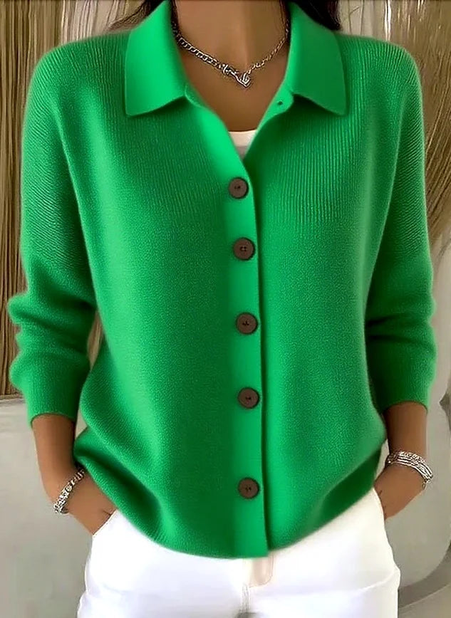 Cardigan donna moderno con colletto polo, bottoni e texture in maglieria. Essenziale per la moda autunnale.