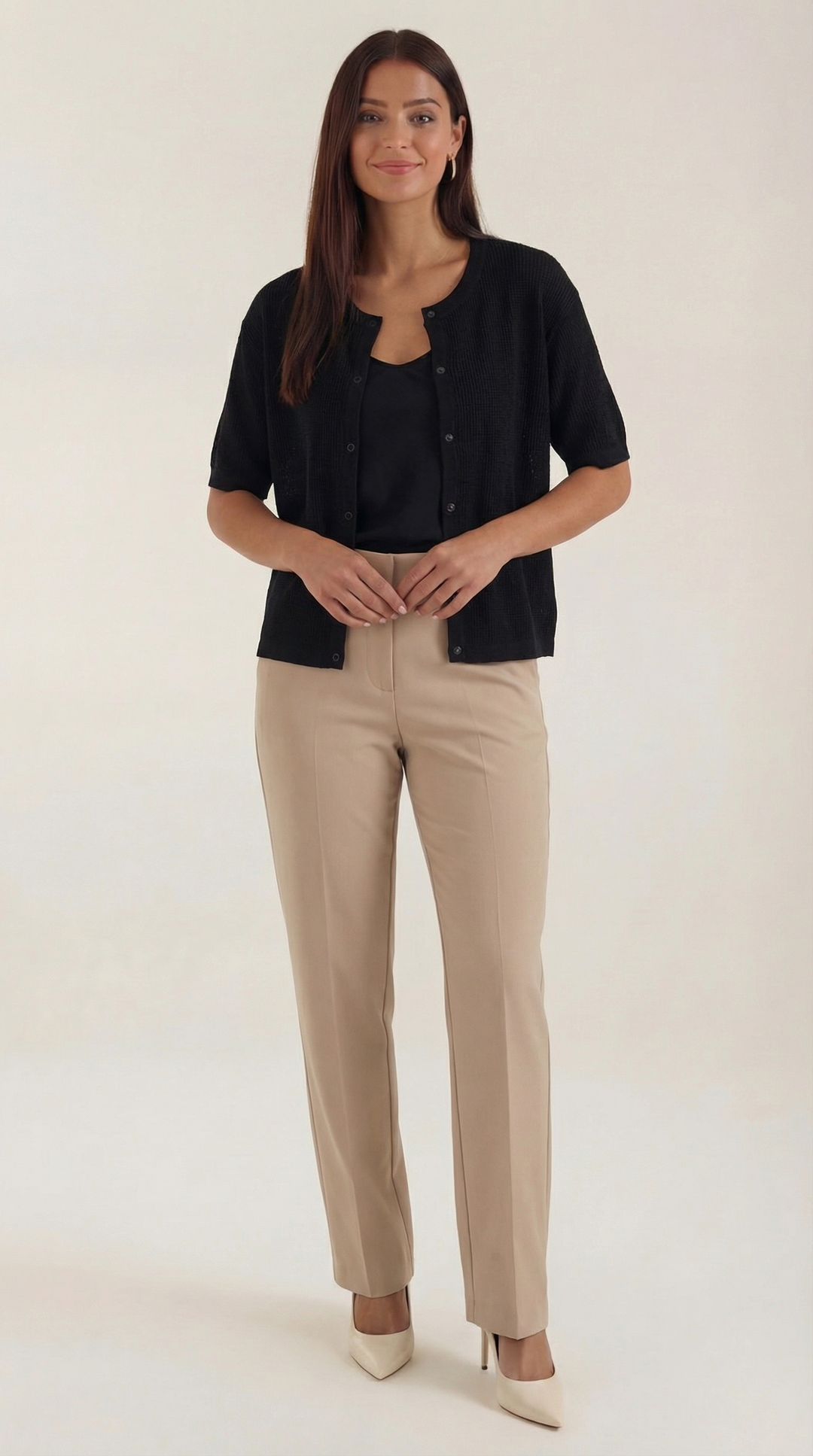 Cardigan donna elegante a maniche corte, perfetto per la moda primavera/estate.