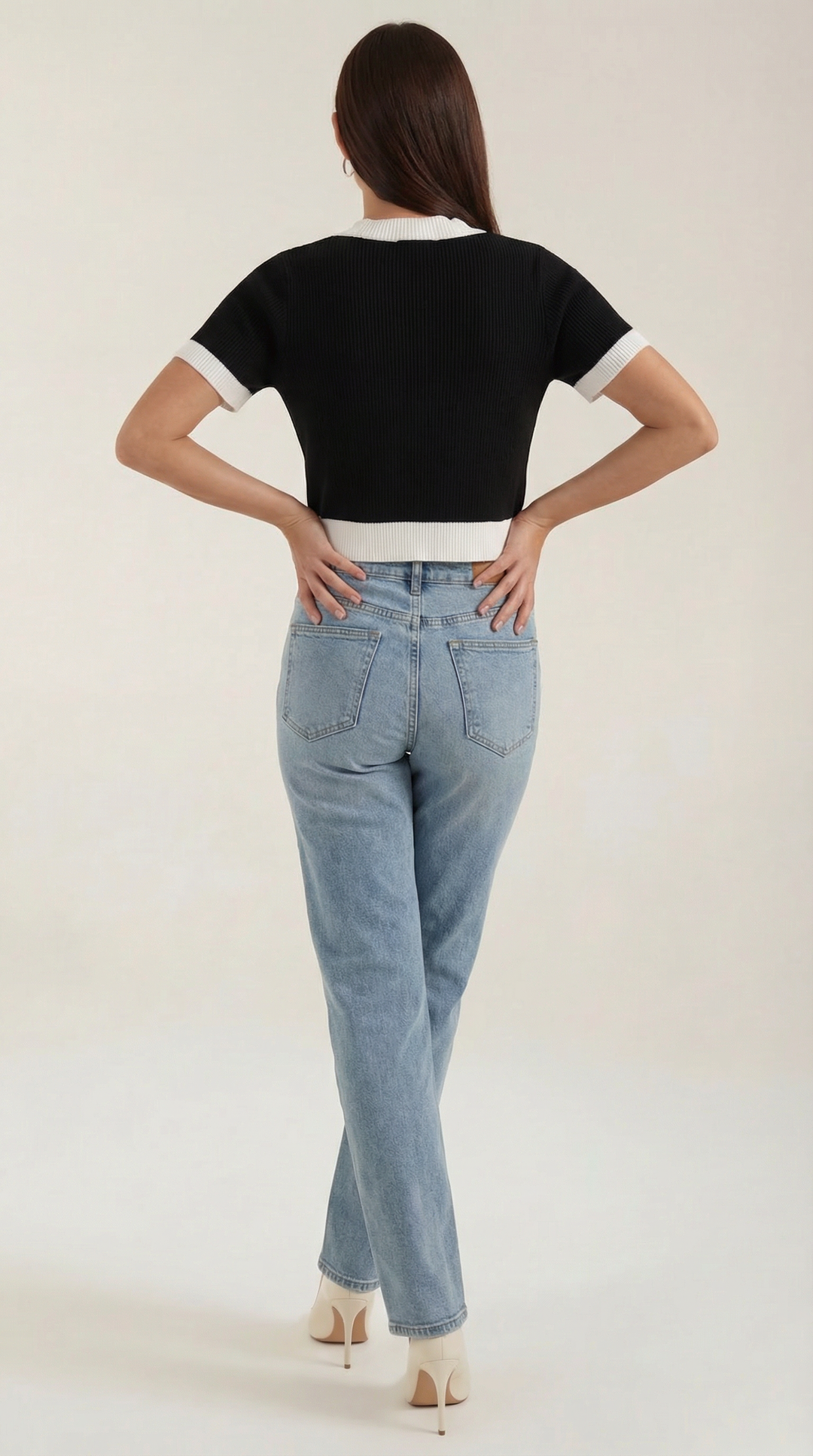Cardigan donna primavera/estate, cropped, maniche corte, per un look casual-chic.