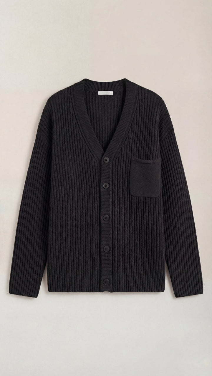 Cardigan donna stile casual chic, modello oversize con bottoni, un capo essenziale per il guardaroba.
