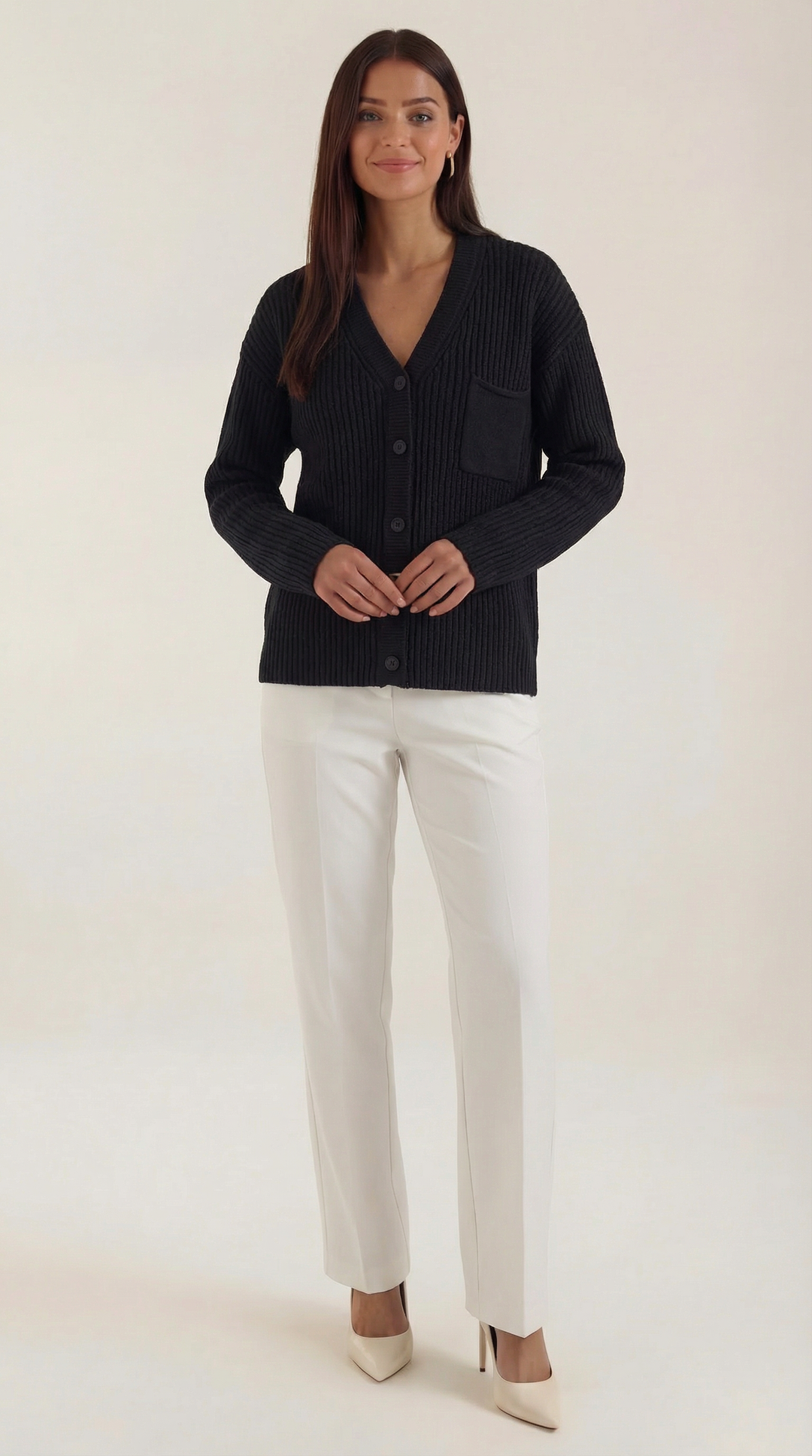 Cardigan donna oversize morbido con bottoni, perfetto per comfort e stile autunno/inverno.