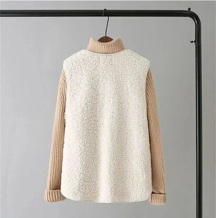 Caldo cardigan smanicato da donna, un capo autunno inverno con bottoni e tasche, molto fashion.
