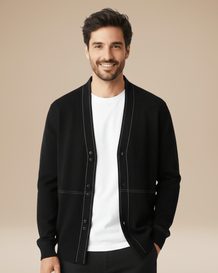 Cardigan uomo verde con collo a scialle e bottoni. Abbigliamento maschile versatile per layering.
