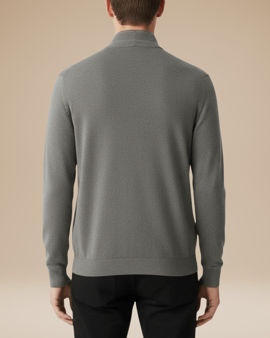 Cardigan uomo nero elegante con bottoni e collo a scialle. Essenziale per moda maschile autunnale.