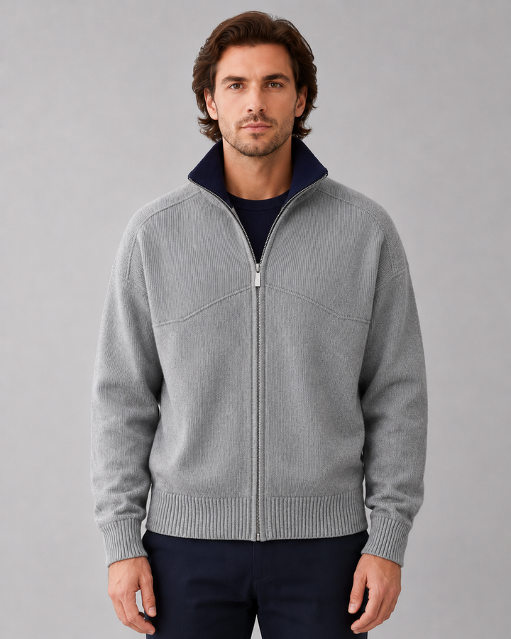 Maglia cardigan uomo con cerniera, collo alto, perfetta per comfort e stile versatile in autunno.