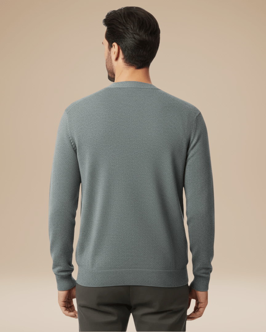 Abbigliamento maschile: cardigan scollo V con bottoni. Look versatile per l'autunno e l'inverno.