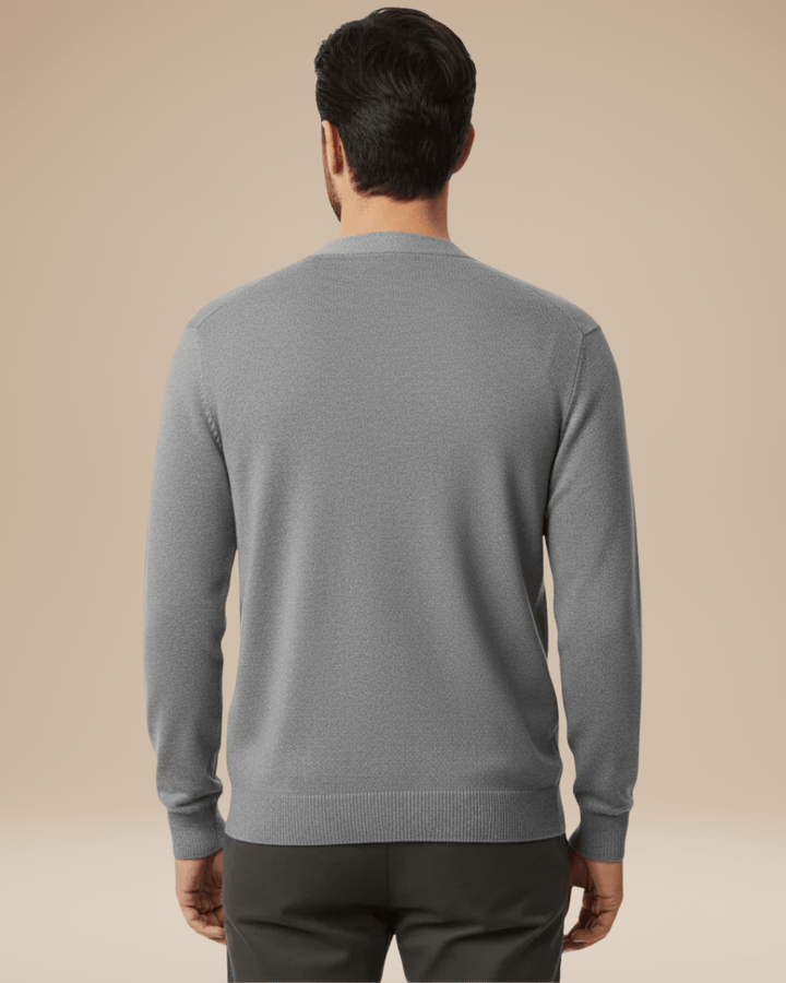 Stile autunnale: cardigan uomo casual con scollo V e bottoni. Abbigliamento confortevole per ogni giorno.