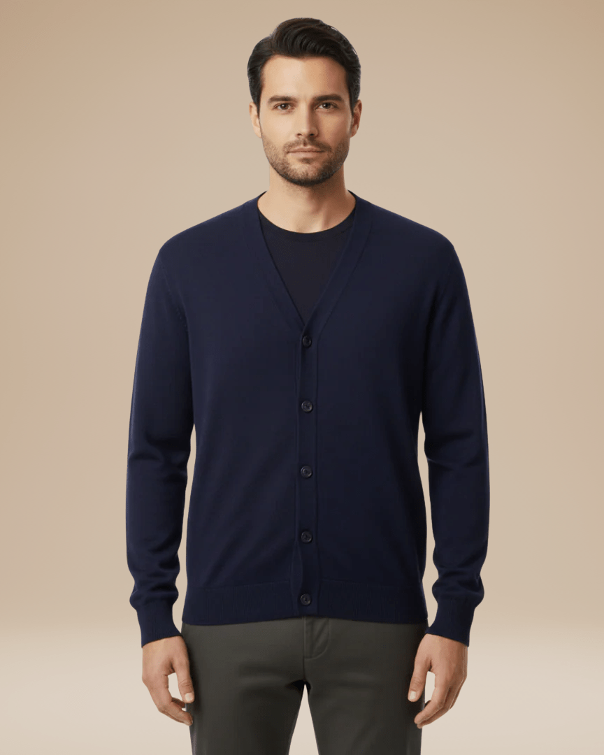Cardigan confortevole per uomo, scollo a V con bottoni. Ideale per le serate fresche d'autunno.