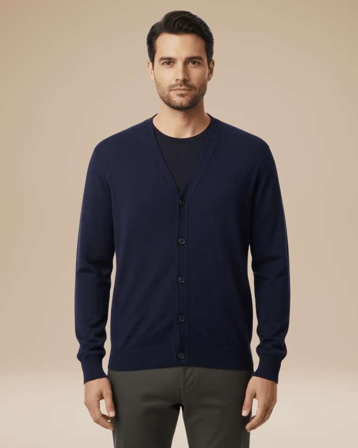 Cardigan confortevole per uomo, scollo a V con bottoni. Ideale per le serate fresche d'autunno.