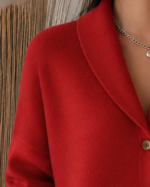 Cardigan donna con bottoni e collo polo, stile elegante e versatile. Perfetto per la moda femminile autunno/inverno.