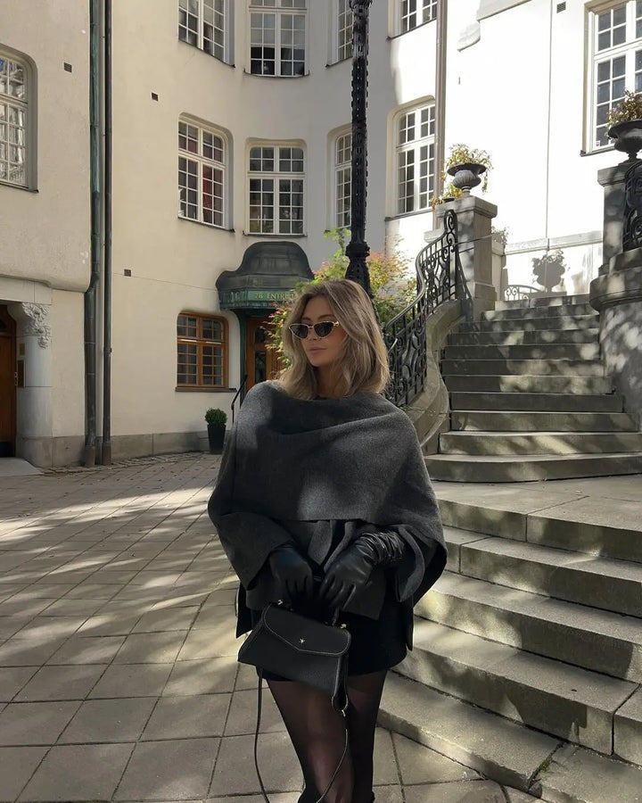 Cappotto avvolgente donna grigio carbone, collo a scialle. Lungo ed elegante, perfetto per abbigliamento invernale femminile.