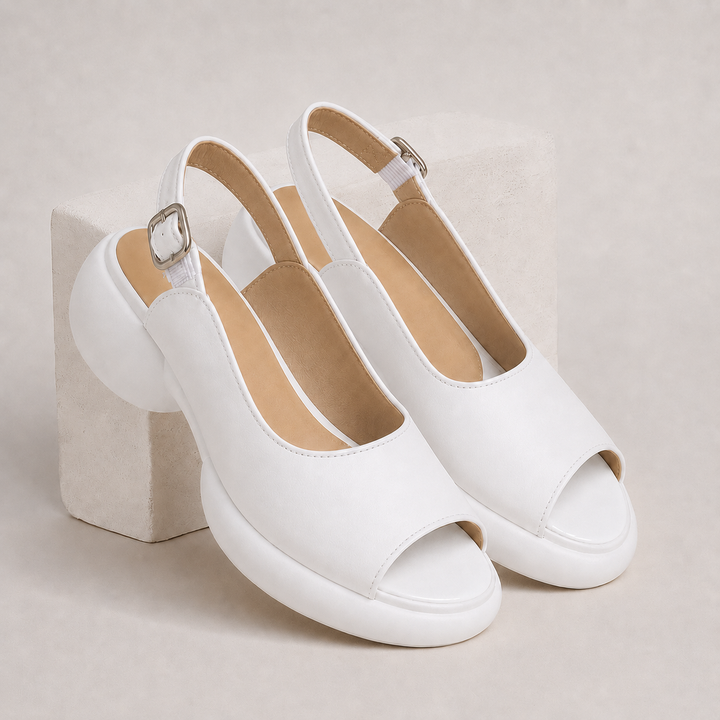 Sandali piatti donna, calzature casual ideali per abiti estivi e look rilassati, scarpe comode per la moda estate.