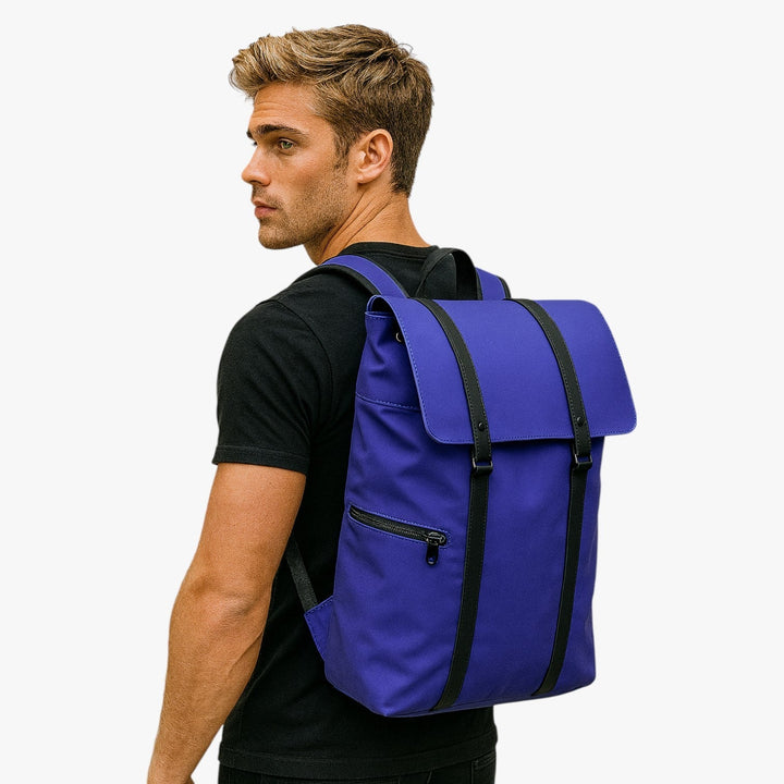 Zaino unisex bianco roll top, spazioso e multiuso, ottimo per laptop e vita quotidiana.