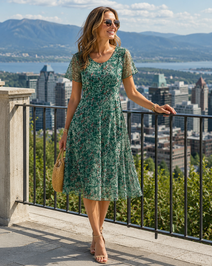 Vestito donna A-line con stampa floreale, maniche corte per massimo comfort estivo.