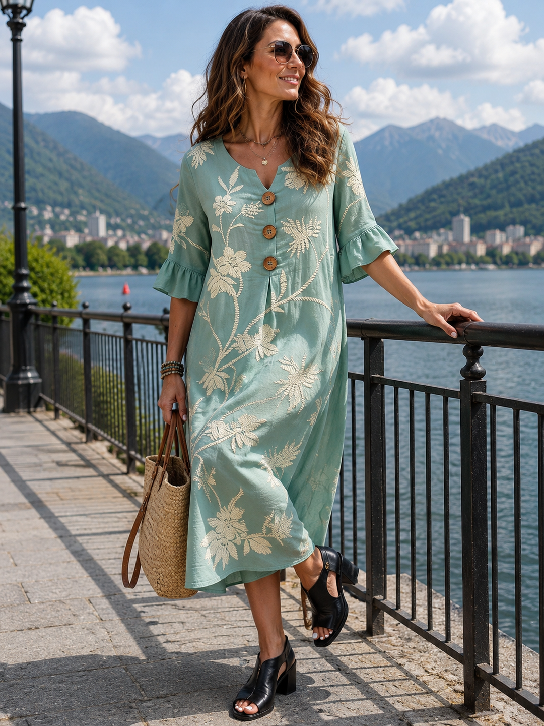Versatile abito donna floreale in cotone, un must-have per l'estate, con maniche 3/4 e stile casual.