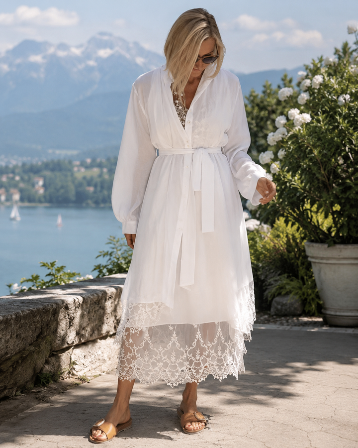 Completo donna elegante: abito in pizzo e cardigan leggero. Set due pezzi versatile per un look casual chic.