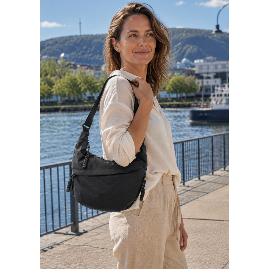 Borsa a tracolla donna in nylon con tasche zip e cinghia regolabile per comfort ottimale.