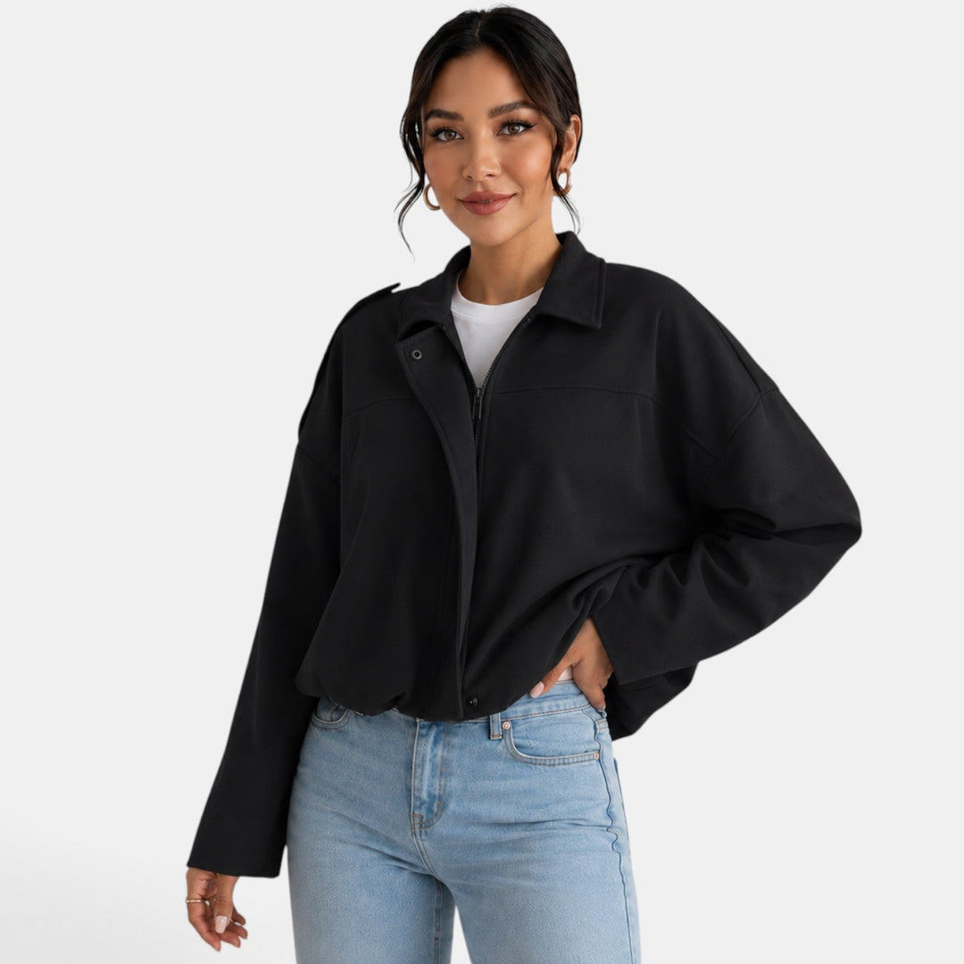Morbida giacca in camoscio da donna, perfetta per la moda autunnale e look raffinati di mezza stagione.