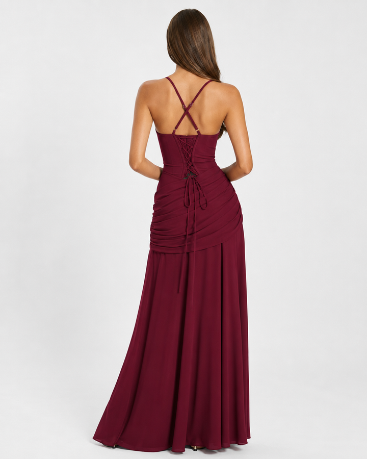Abito fluido elegante con scollo quadrato e drappeggio, vestito lungo da donna per un outfit raffinato.
