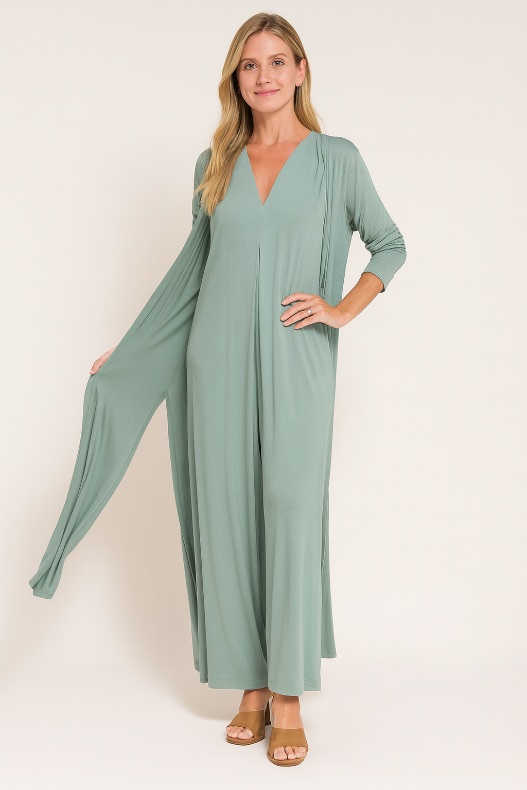 Completo estivo donna 2 pezzi: abito fluido e kimono elegante. Perfetto per un look casual chic.