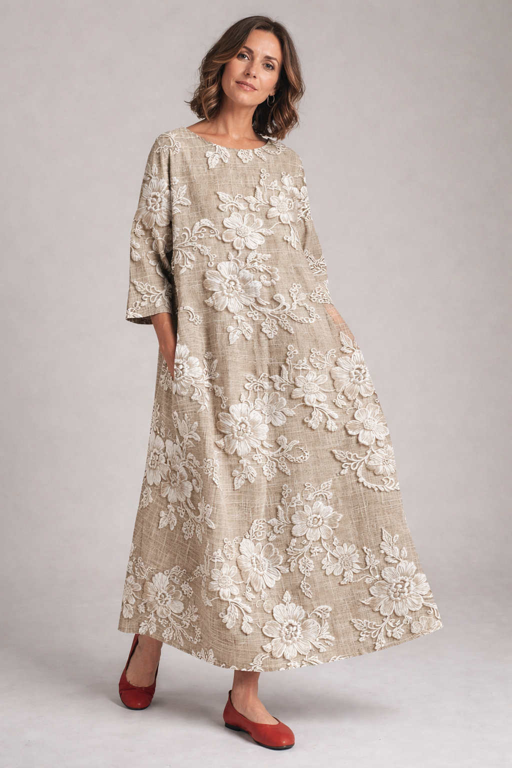 Abito maxi stampato da donna, elegante e fluido, perfetto per serate estive e occasioni speciali.