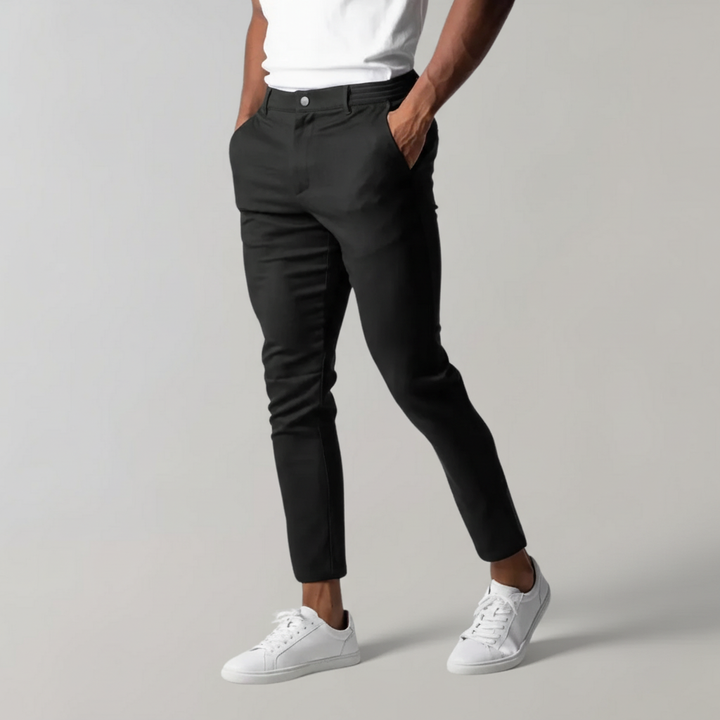 Chinos slim fit grigi da uomo, perfetti per un outfit casual e confortevole. Ideali per il tempo libero.