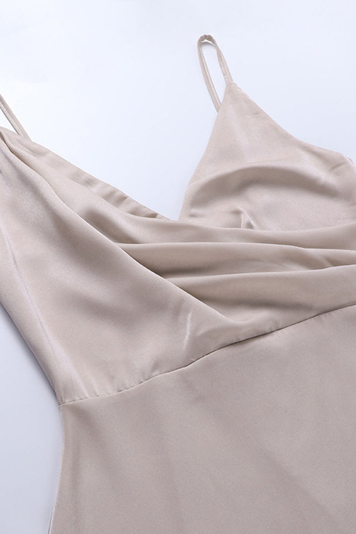 Vestito da sera raffinato, un capo di moda donna per un'eleganza senza tempo.