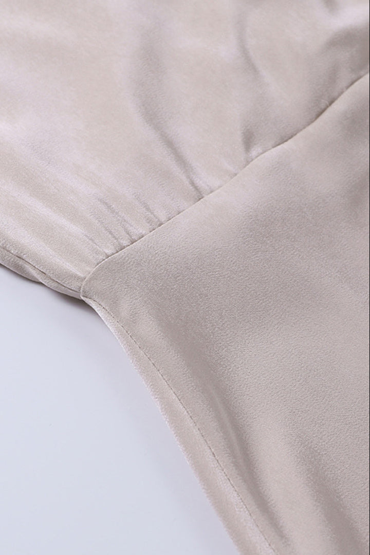 Chic abito da donna, ideale per occasioni serali, raffinato ed elegante.