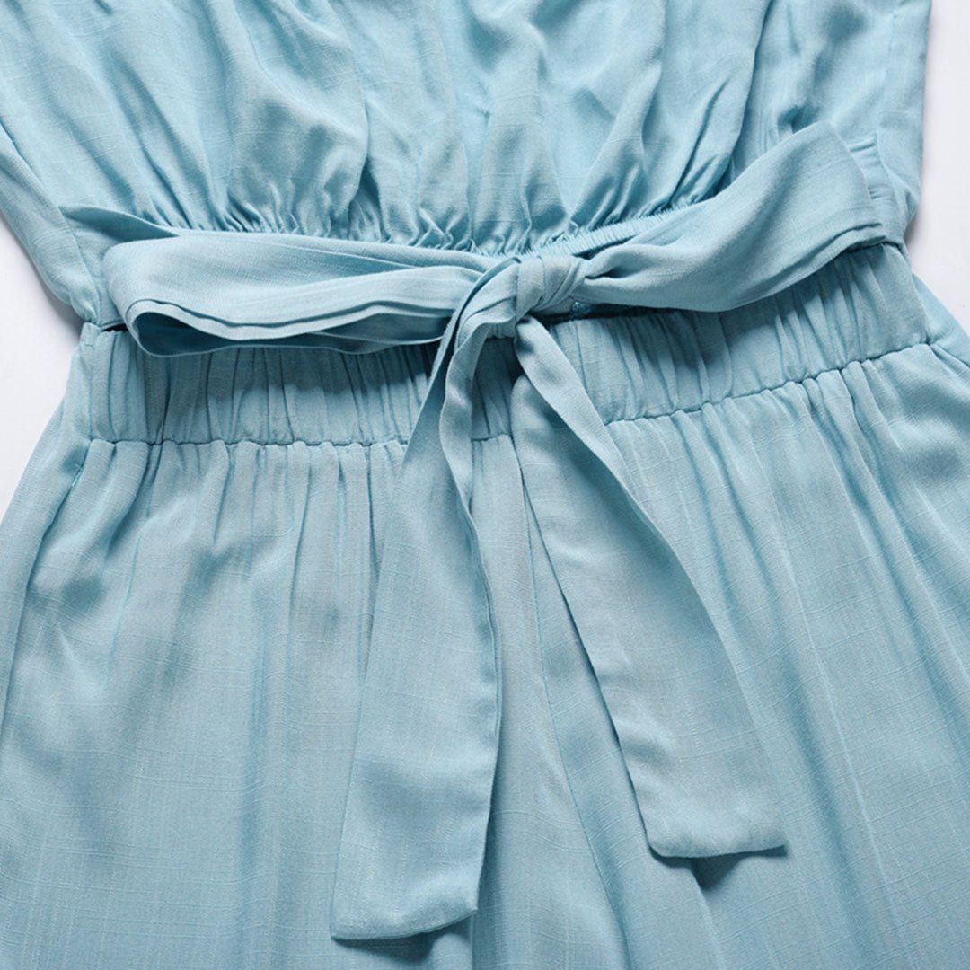Tuta donna elegante estiva con bustier e gamba larga. Il nodo in vita la rende adatta a diversi outfit.