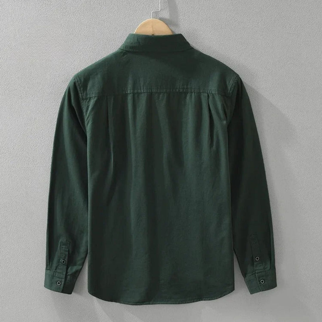 Camicia uomo bianca, viola o verde a maniche lunghe. Stile versatile e comfort casual per primavera e autunno.