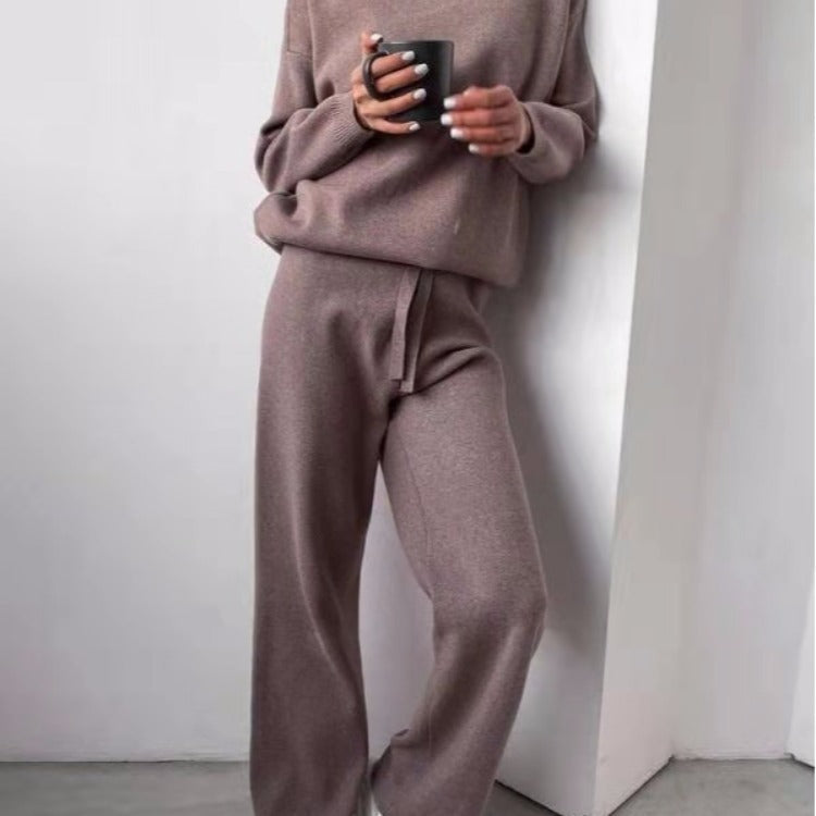 Completo maglione e pantaloni donna elegante, per un look casual invernale alla moda e confortevole.