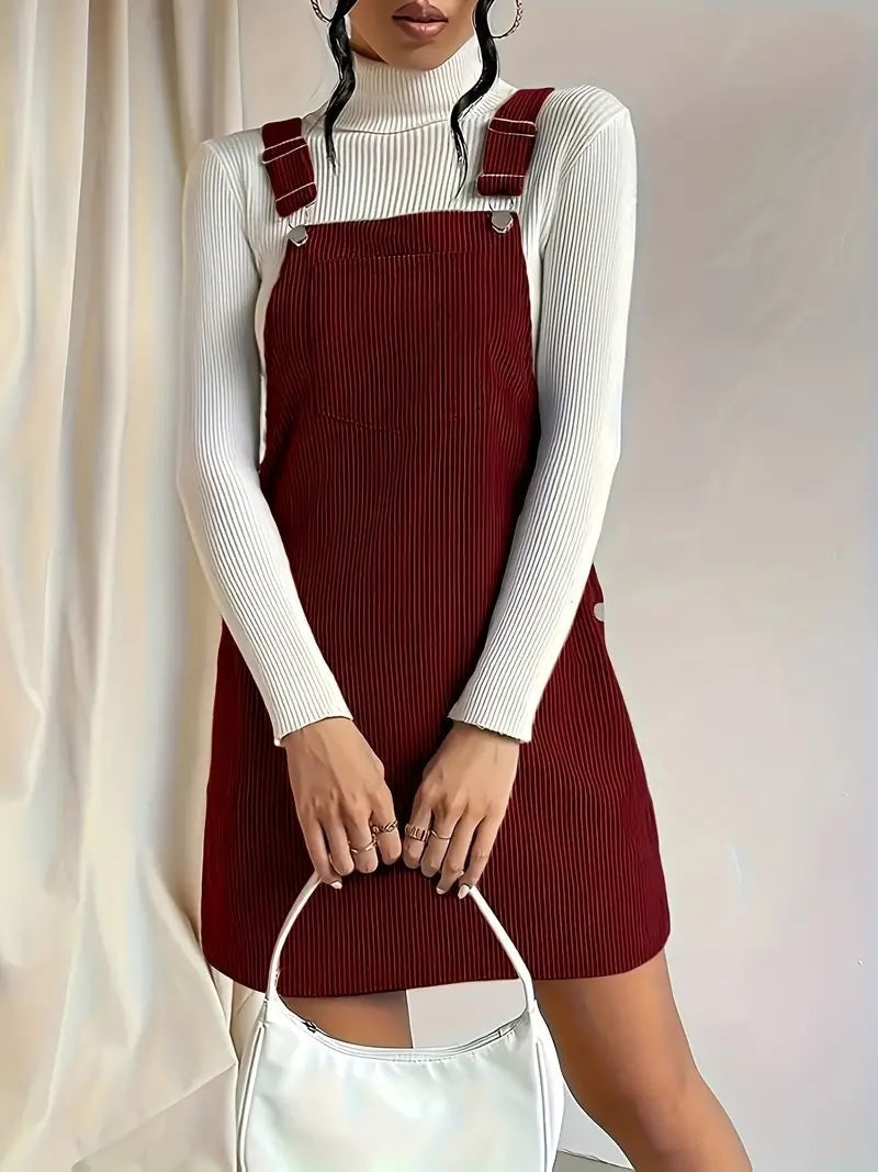 Abito salopette donna nero, abito casual comodo. Perfetto per ogni outfit quotidiano versatile.