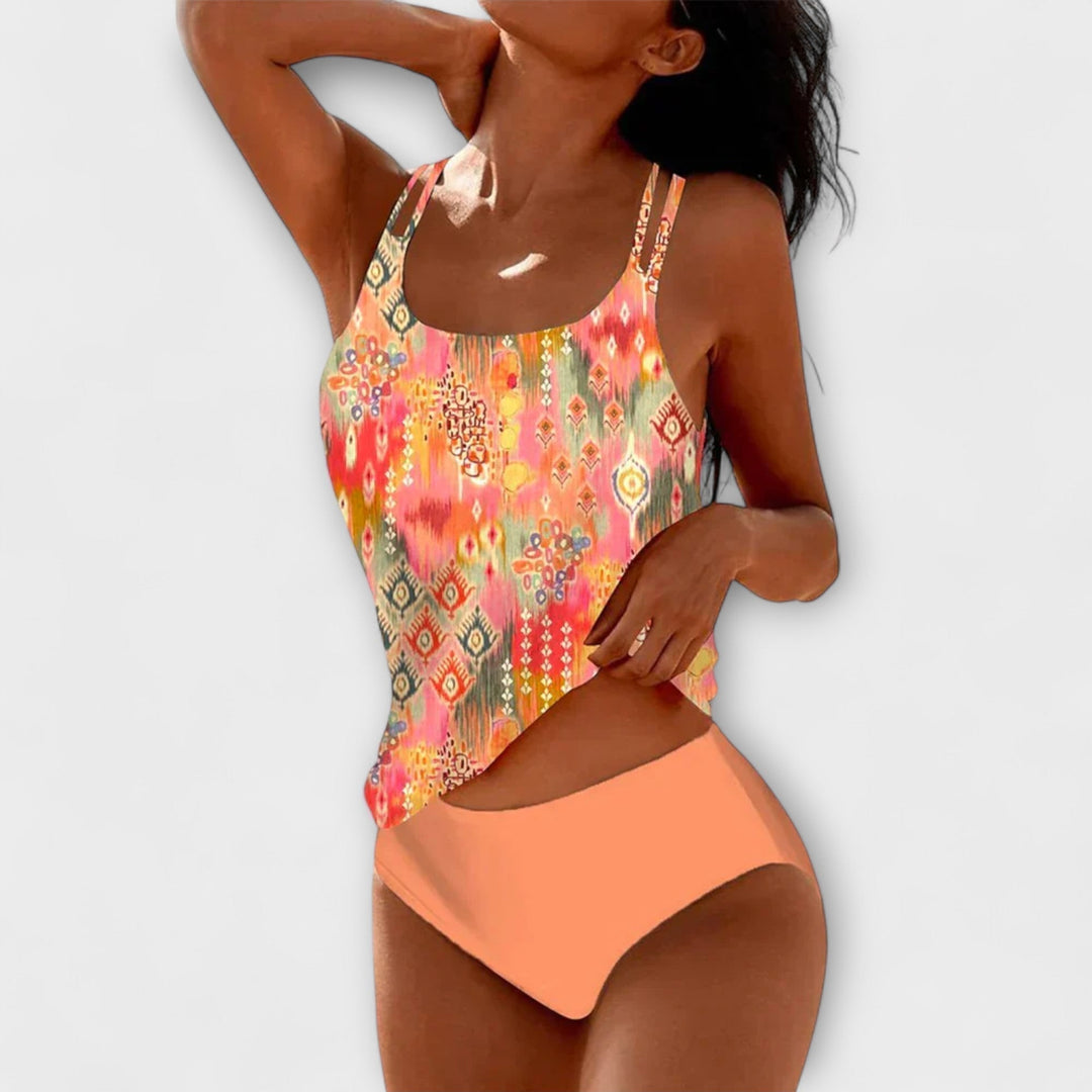 Tankini donna modellante con stampa mandala, top elegante e slip vita alta per un look chic in spiaggia quest'estate.
