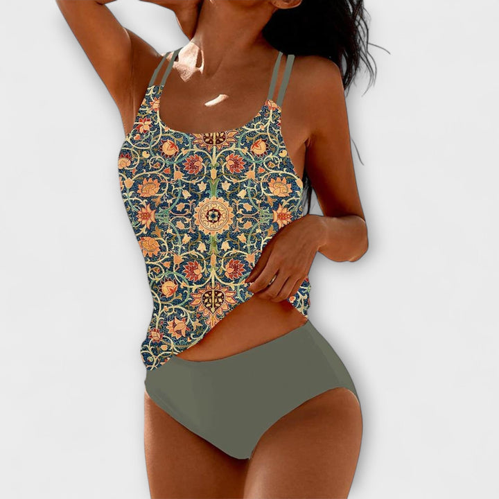 Costume da bagno tankini donna per nuoto e vacanze. Top modellante e slip vita alta comodi per mare, piscina e relax.