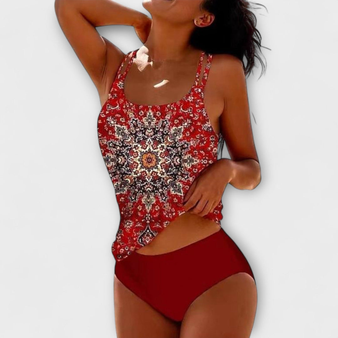 Set tankini modellante donna elegante con top lungo e slip a vita alta. Ideale per la spiaggia, il mare e l'estate.