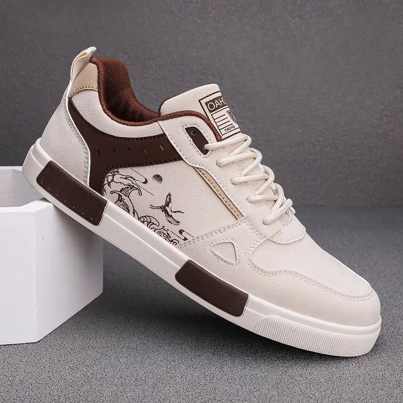 Sneakers uomo nere con design a onde e suola imbottita per comfort quotidiano e stile versatile.