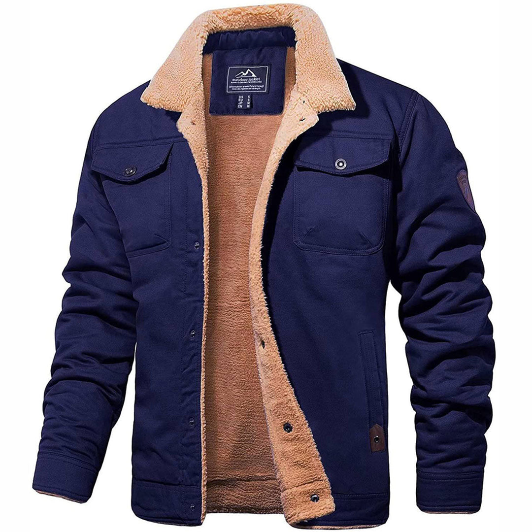 Outerwear uomo invernale resistente con interno in sherpa, offre massimo calore e comfort nel freddo.