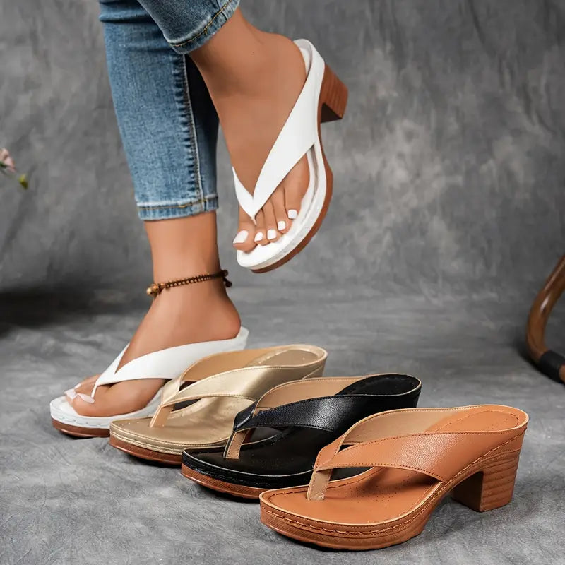 Sandali donna estivi per comfort del piede, con tacco basso e supporto arco. Perfetti per lunghe passeggiate.