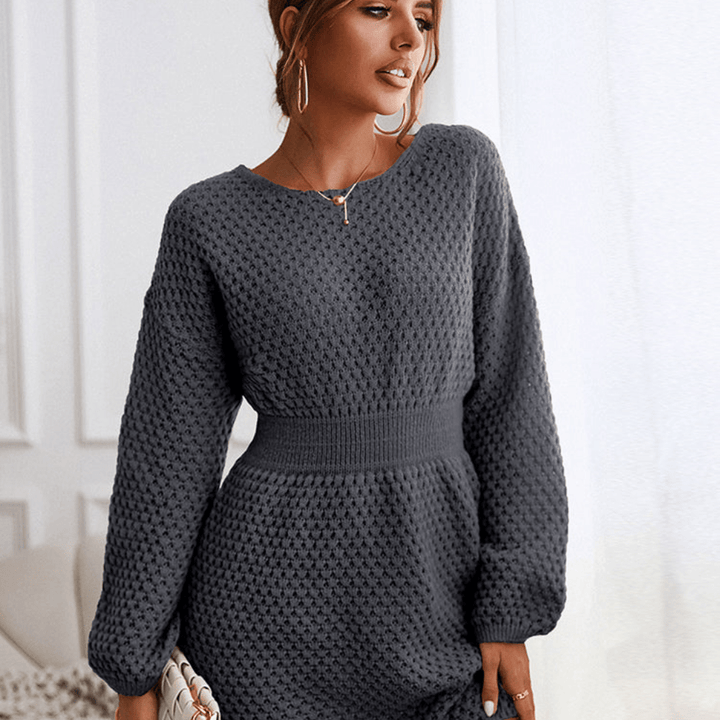 Vestito aderente a maniche lunghe per donna, perfetto come miniabito elegante da giorno o per outfit serali.